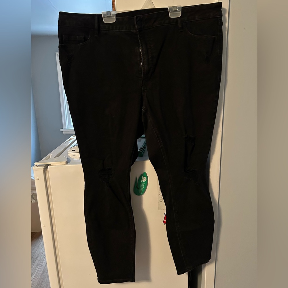 Old Navy Black Distressed Rockstar High Rise Super Skinny Jean